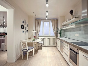 Матовый натяжной потолок на кухню Матовый натяжной потолок на кухню